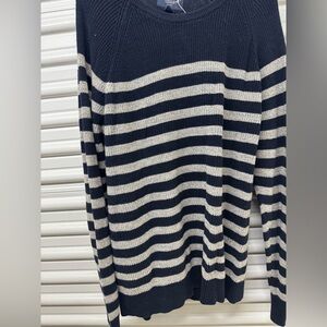 American Eagle Outfitters Men's Navy and Cream Striped Crewneck Sweater